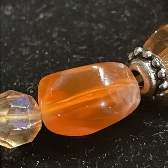 8” stackable stretch bracelet with 11 amber color 4 stone 8 silver beads - Picture 9 of 12